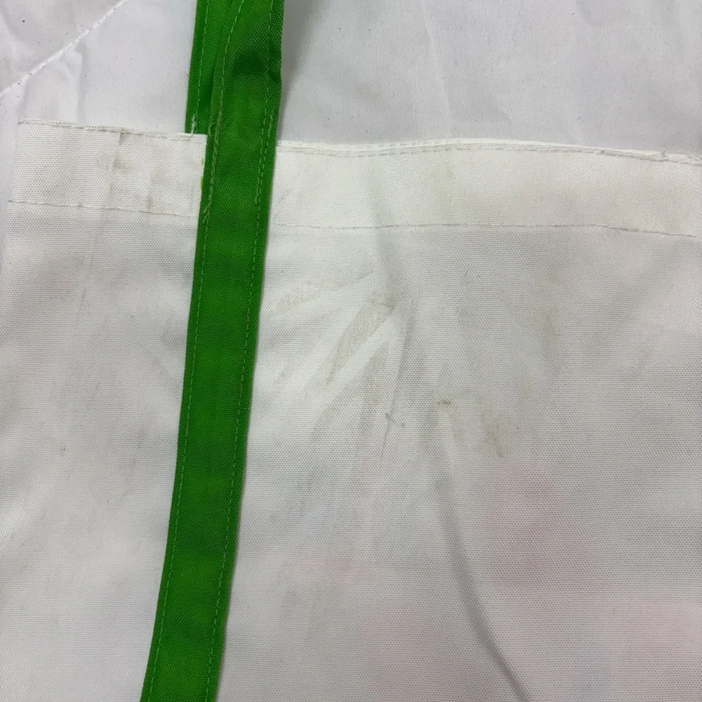 NWT Giggle Scape White and Green Tote Bag carrying bag pics for imperfections